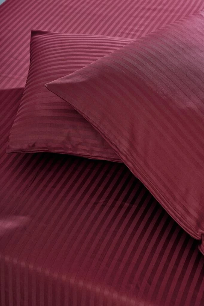 Nevresim Dünyası Basic Stripe Tek Kişilik Fitted Micro Saten Çarşaf Ve 1 Yastık Kılıfı Bordo