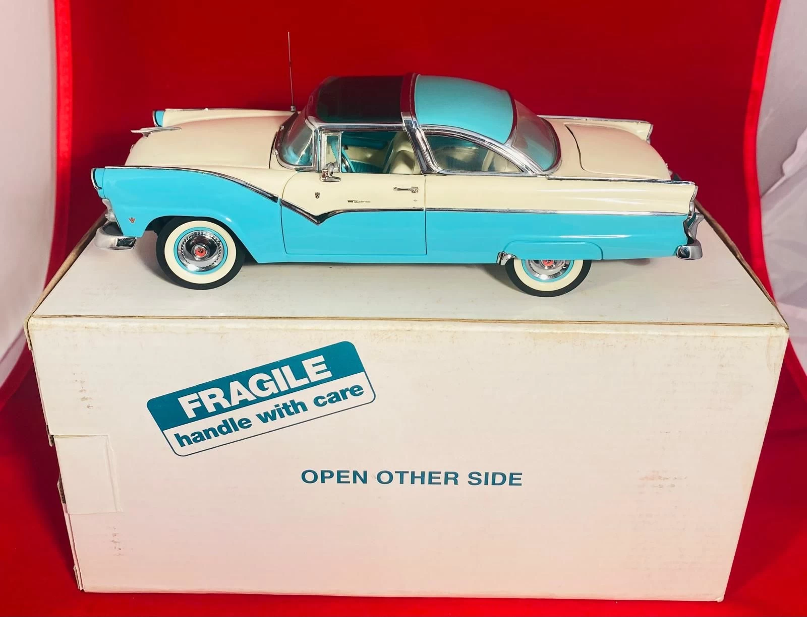 Danbury Mint 1/24 1955 Ford Crown Victoria Custom Classics
