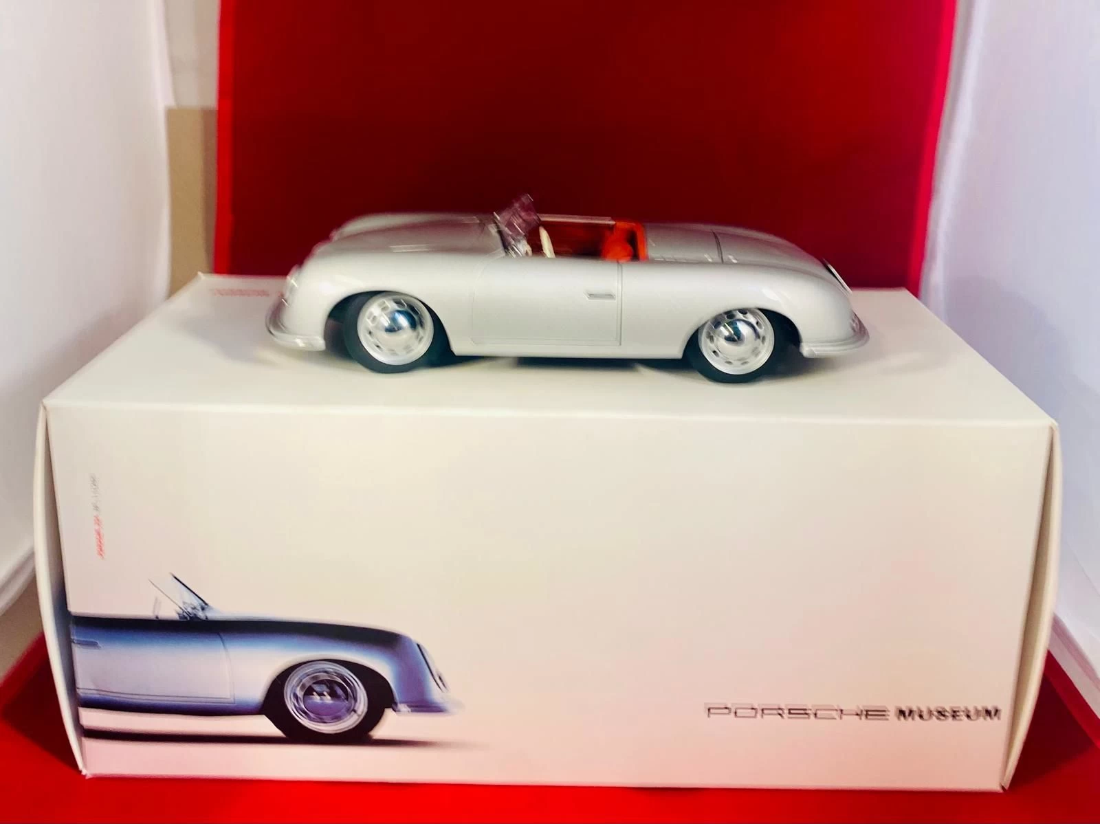 Autoart - Porsche - 356 Roadster 1948