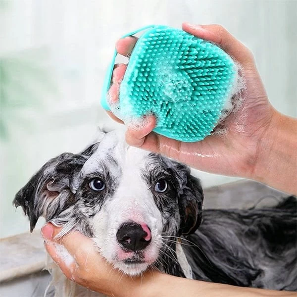 Petzz Hazneli Silikon Kedi Ve Köpek Banyo Şampuan Fırçası Yeşil 8.4x6x8.4 Cm